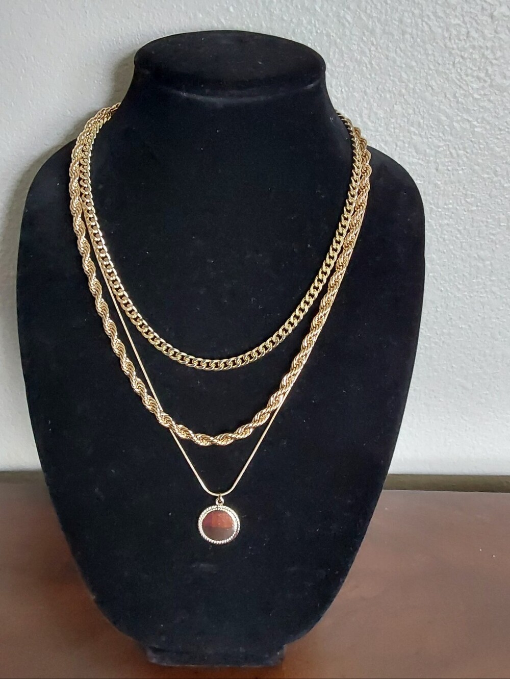 3 Layered‎ Rope  Gold Tone Chain - Picture 2 of 5